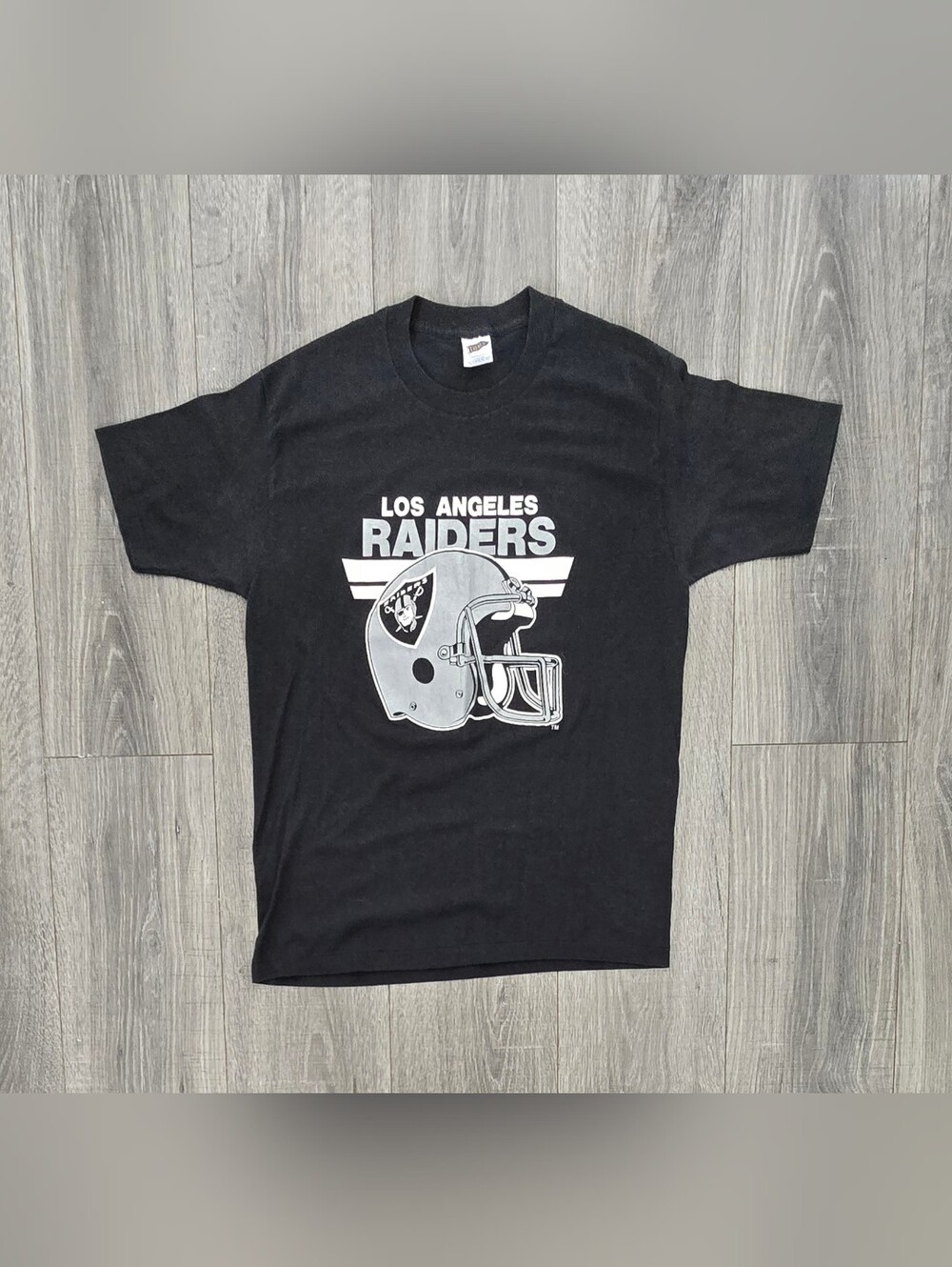 Vintage 90s Los Angeles Raiders Trench NFL Helmet T Shirt Black L 42-44 Shirt.